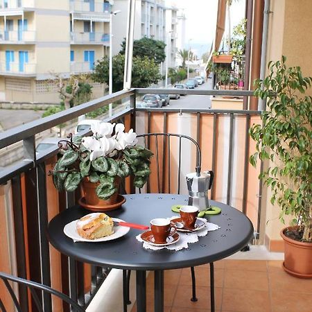 Casa Rinu' Bed & Breakfast Monopoli Eksteriør bilde